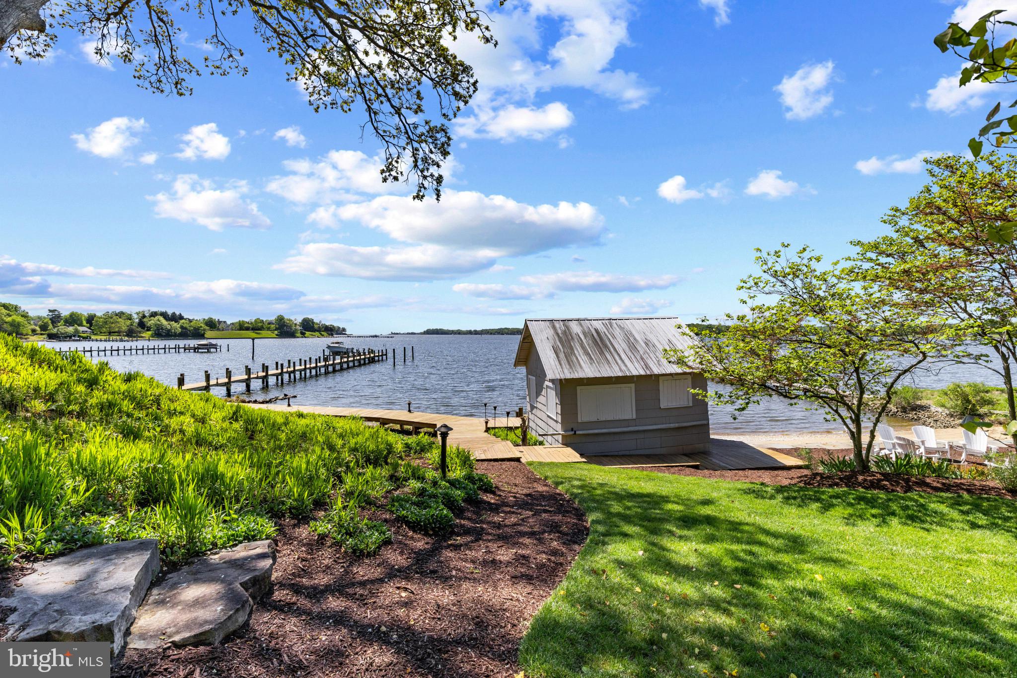 SOUTH RIVER WATERFRONT | 411 FERRY POINT ROAD