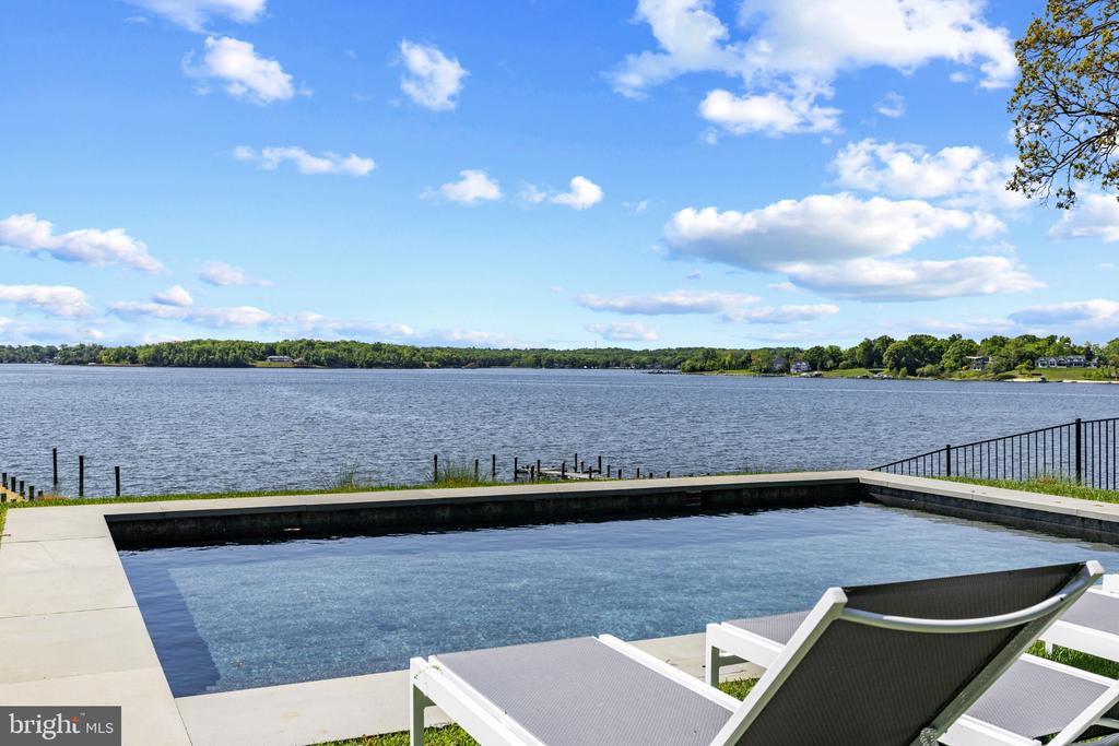 SOUTH RIVER WATERFRONT | 411 FERRY POINT ROAD