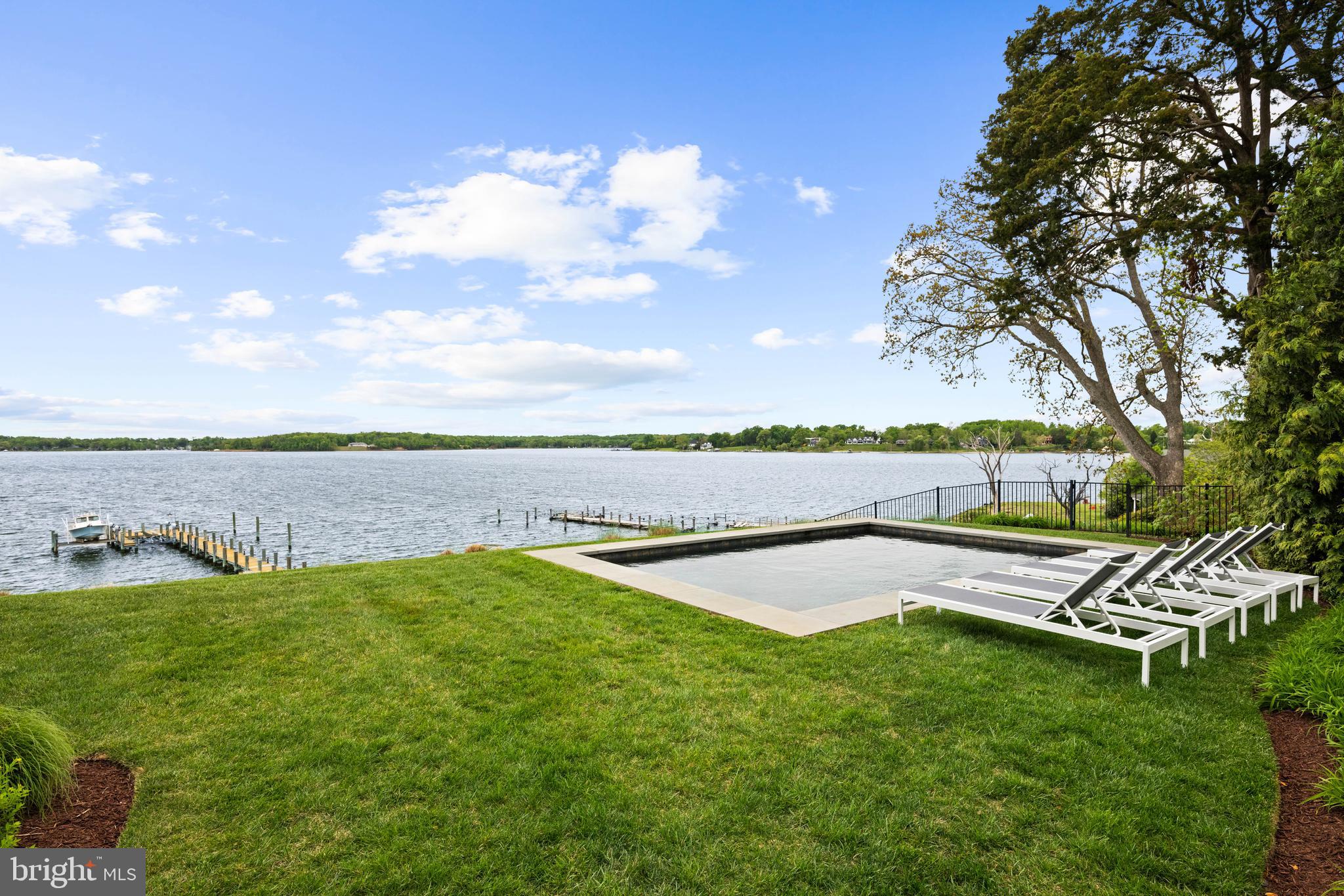 SOUTH RIVER WATERFRONT | 411 FERRY POINT ROAD