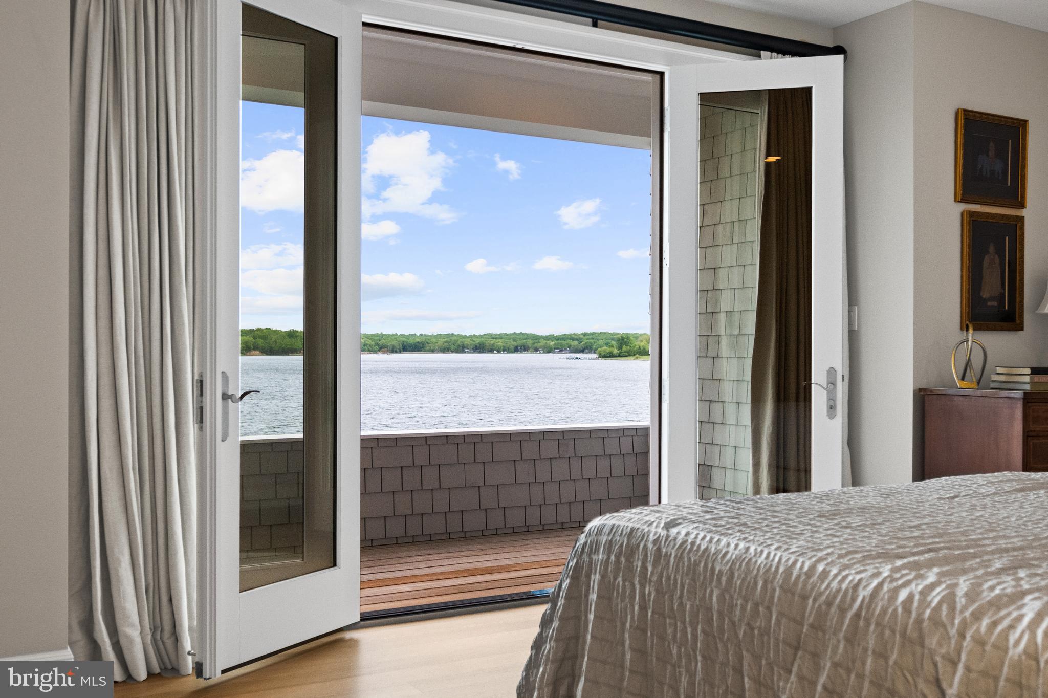 SOUTH RIVER WATERFRONT | 411 FERRY POINT ROAD