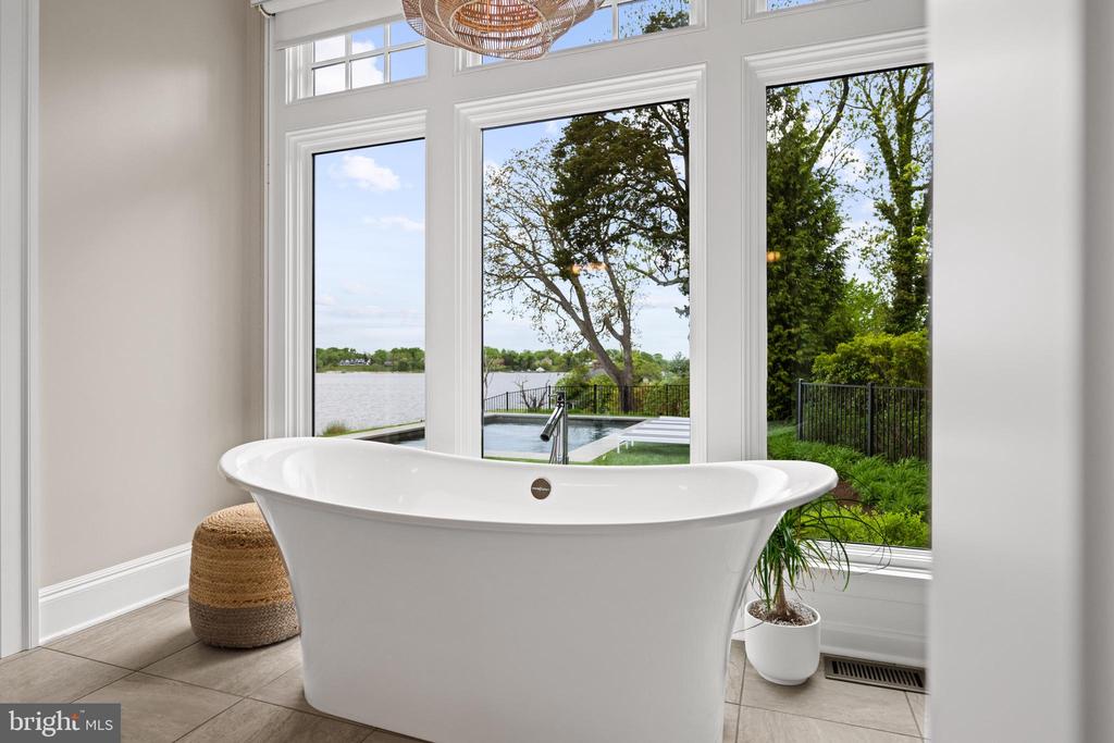 SOUTH RIVER WATERFRONT | 411 FERRY POINT ROAD