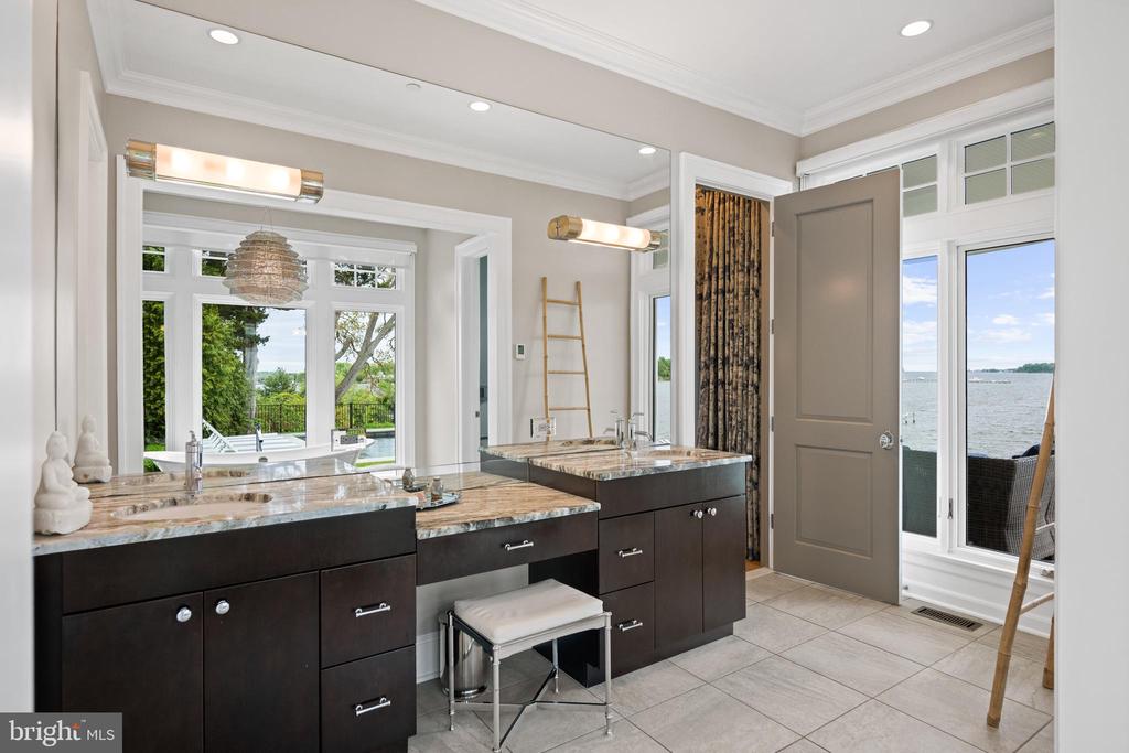 SOUTH RIVER WATERFRONT | 411 FERRY POINT ROAD