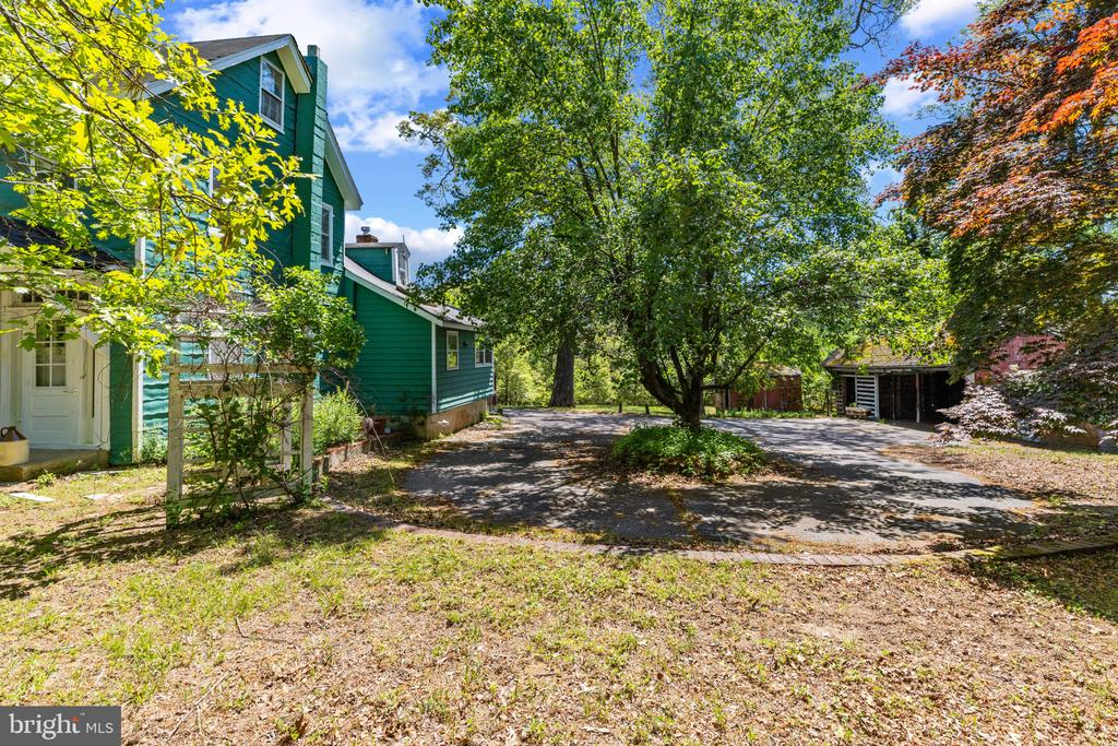 157 WOODSWAY