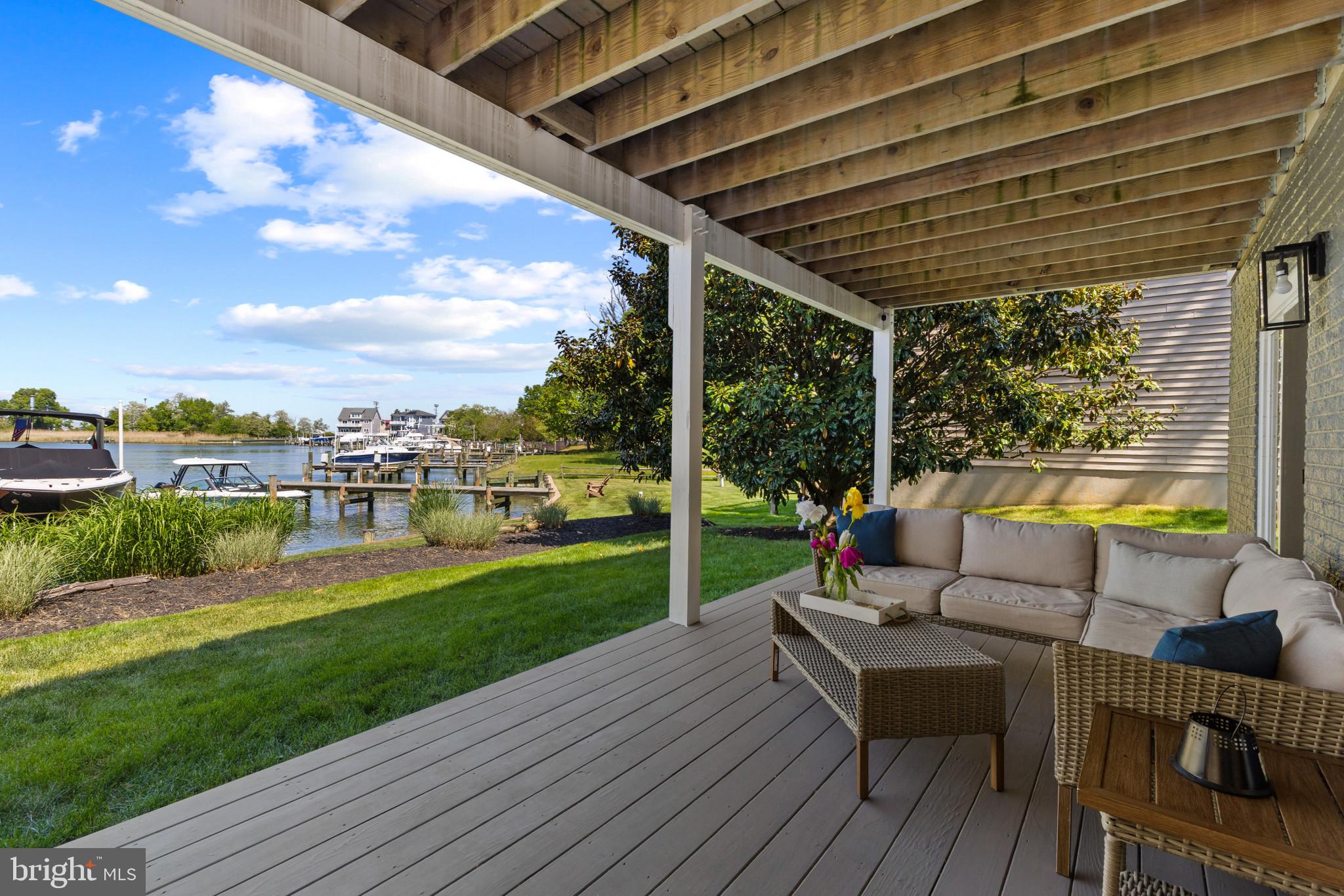 OYSTER CREEK WATERFRONT | 1326 WASHINGTON DRIVE