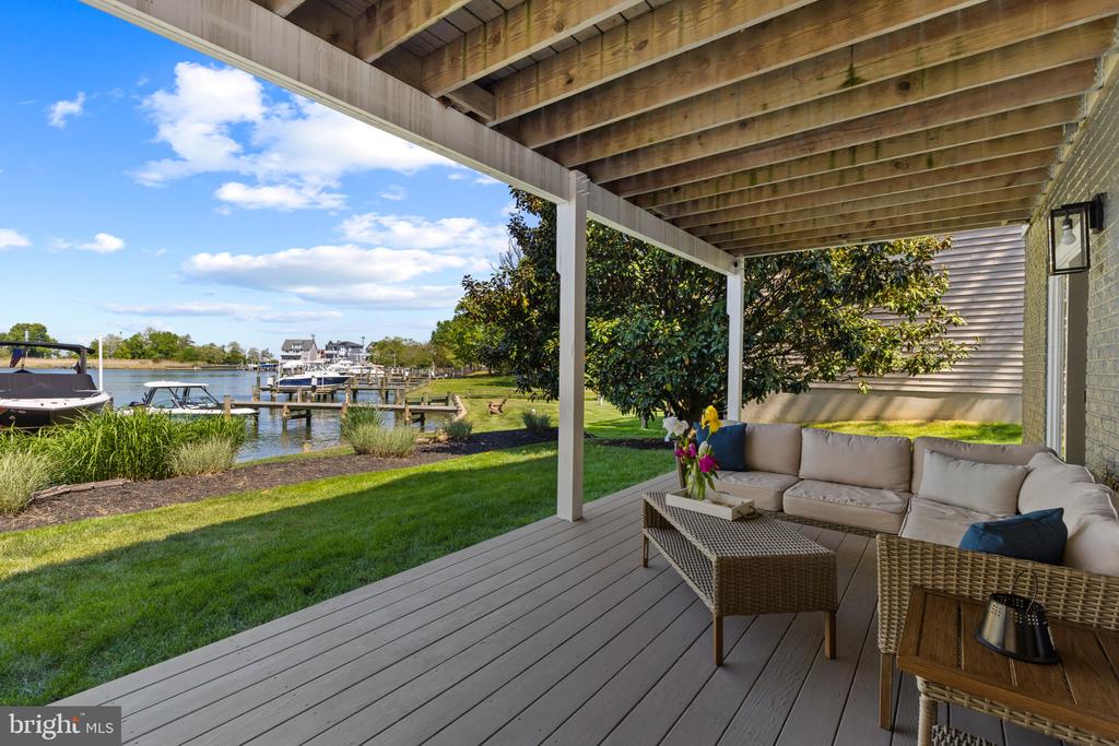 OYSTER CREEK WATERFRONT | 1326 WASHINGTON DRIVE