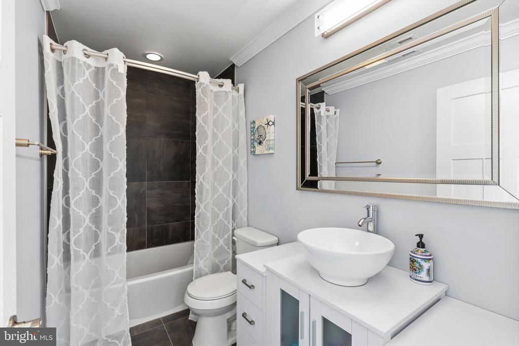 OYSTER CREEK WATERFRONT | 1326 WASHINGTON DRIVE