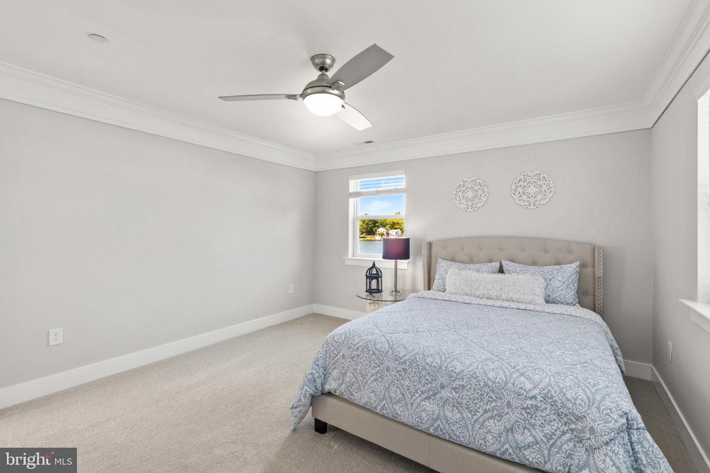 OYSTER CREEK WATERFRONT | 1326 WASHINGTON DRIVE