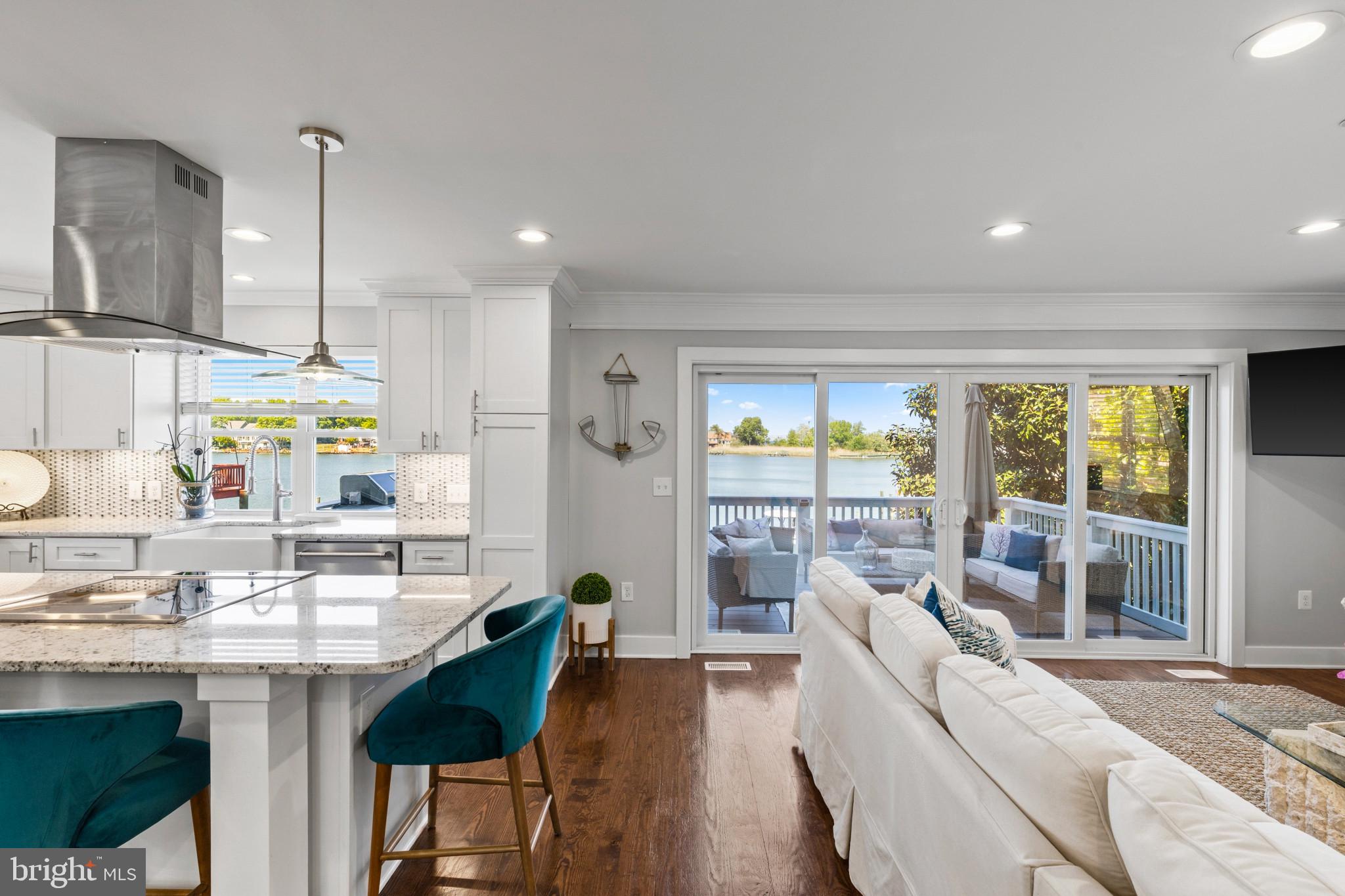 OYSTER CREEK WATERFRONT | 1326 WASHINGTON DRIVE