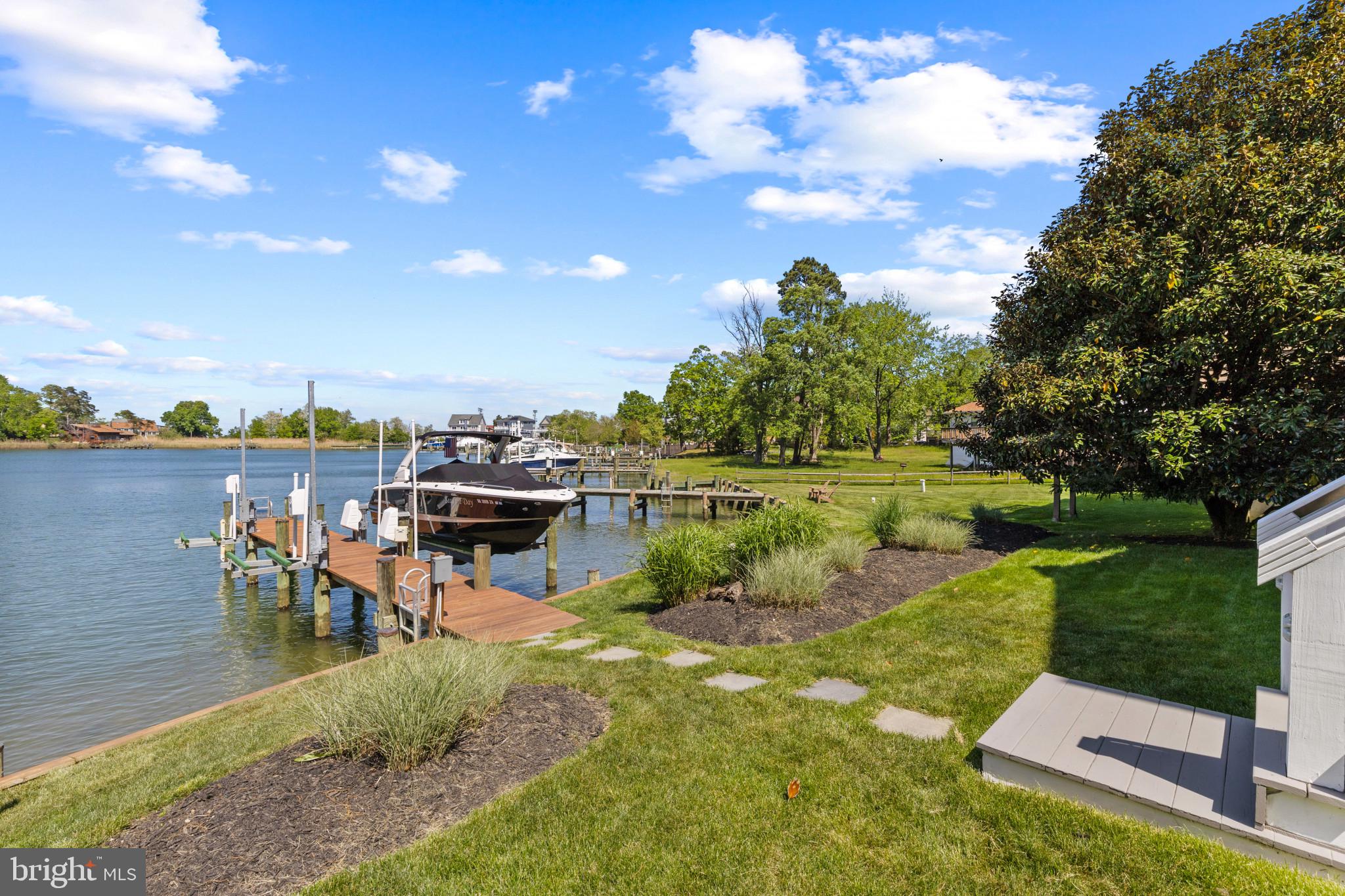 OYSTER CREEK WATERFRONT | 1326 WASHINGTON DRIVE