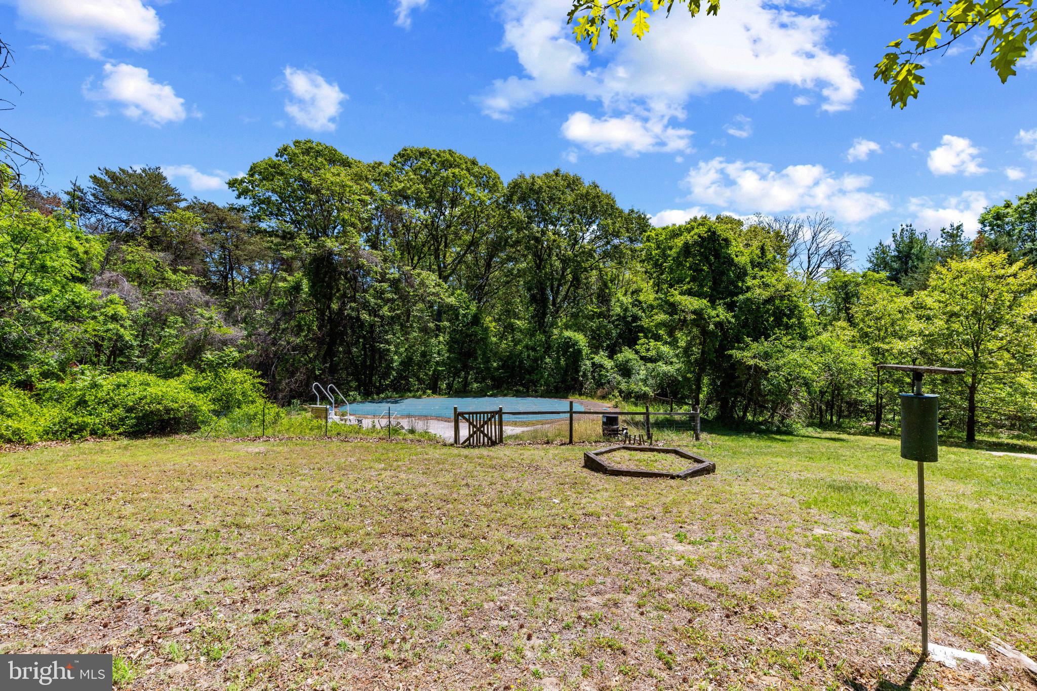 LAND IN PASADENA | 157 WOODSWAY