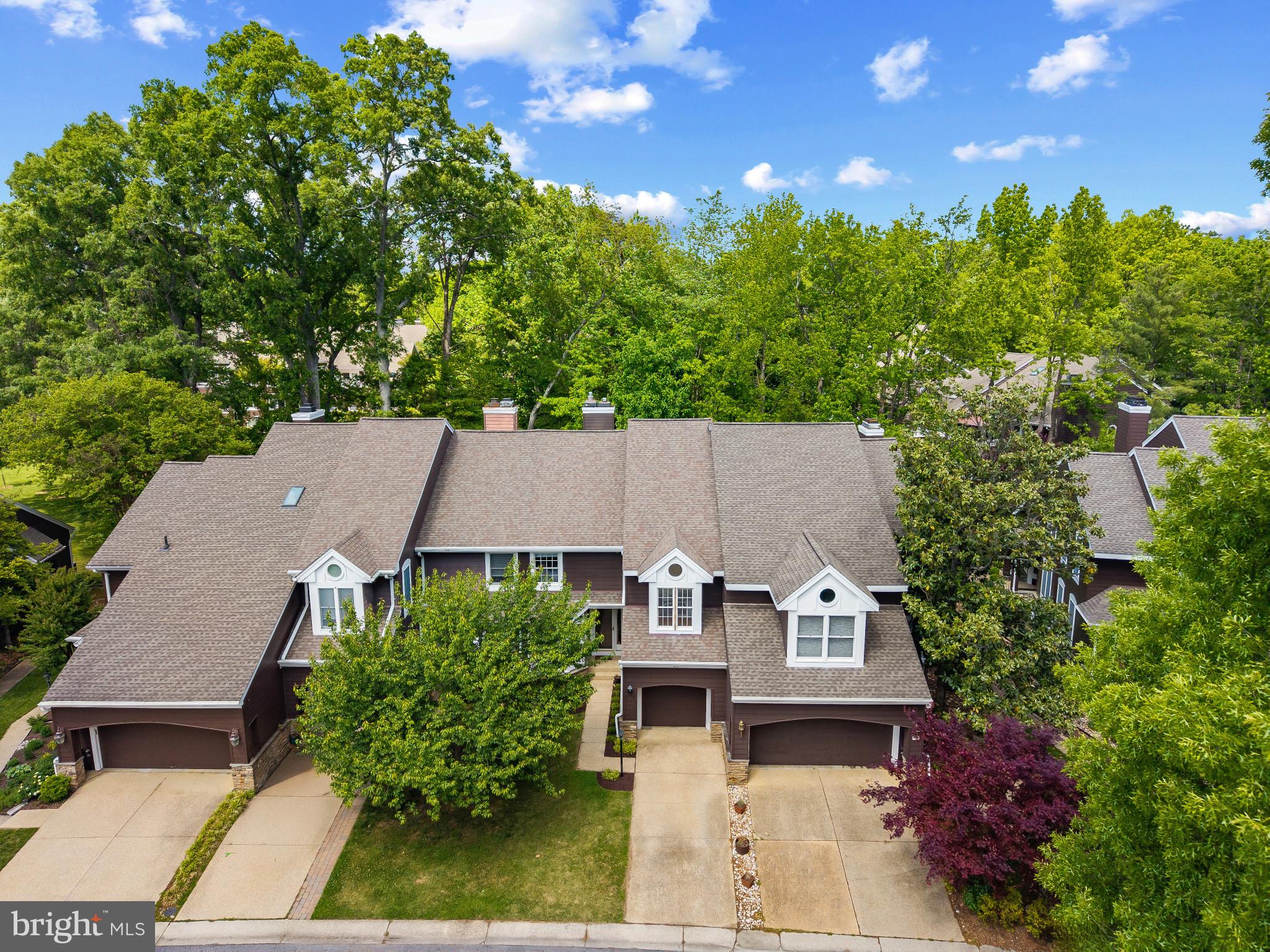 ANNAPOLIS TOWNHOME | 130 SUMMER VILLAGE DRIVE