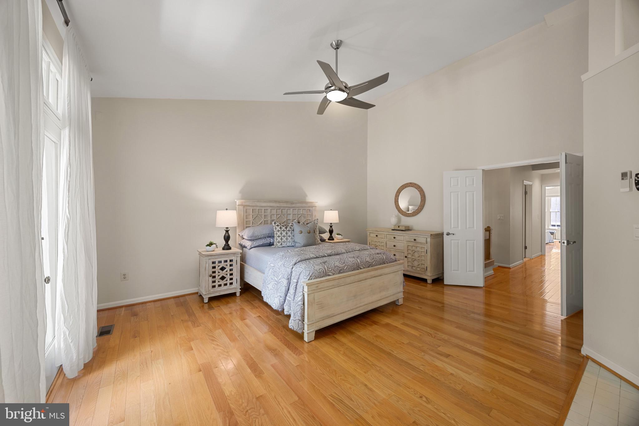 ANNAPOLIS TOWNHOME | 130 SUMMER VILLAGE DRIVE