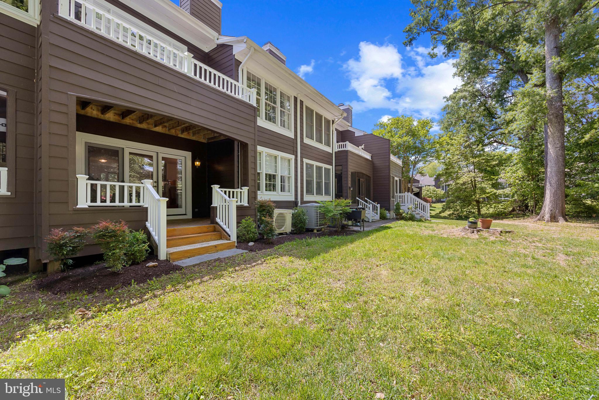 ANNAPOLIS TOWNHOME | 130 SUMMER VILLAGE DRIVE