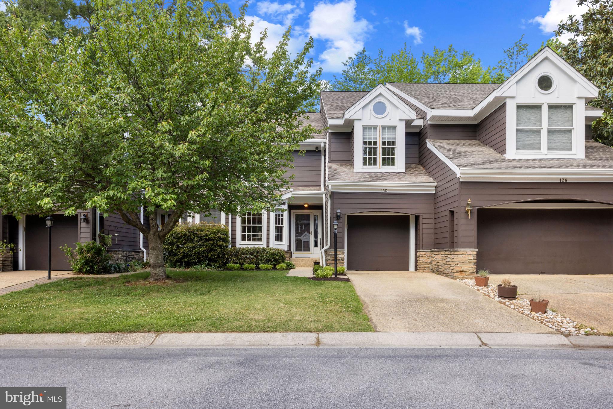 ANNAPOLIS TOWNHOME | 130 SUMMER VILLAGE DRIVE