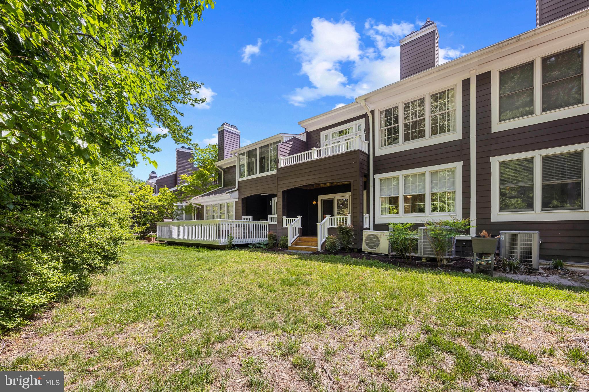 ANNAPOLIS TOWNHOME | 130 SUMMER VILLAGE DRIVE