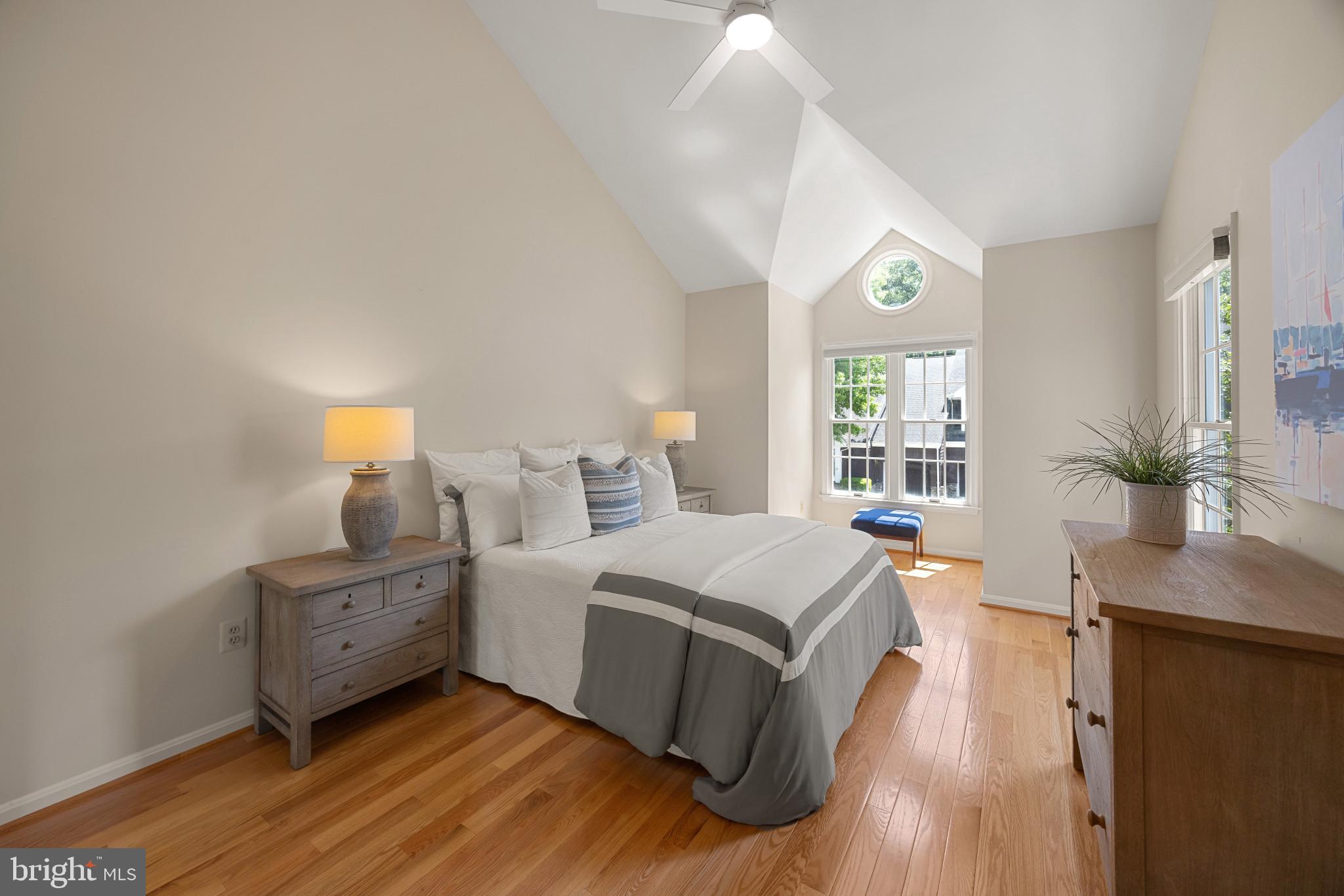 ANNAPOLIS TOWNHOME | 130 SUMMER VILLAGE DRIVE