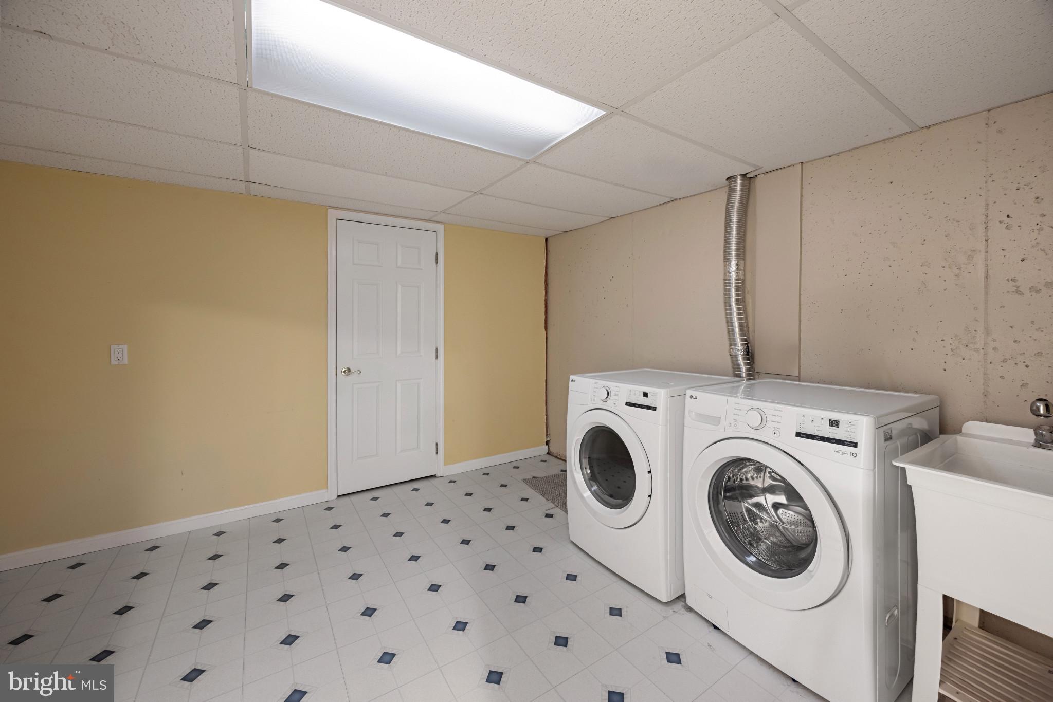 ANNAPOLIS TOWNHOME | 130 SUMMER VILLAGE DRIVE
