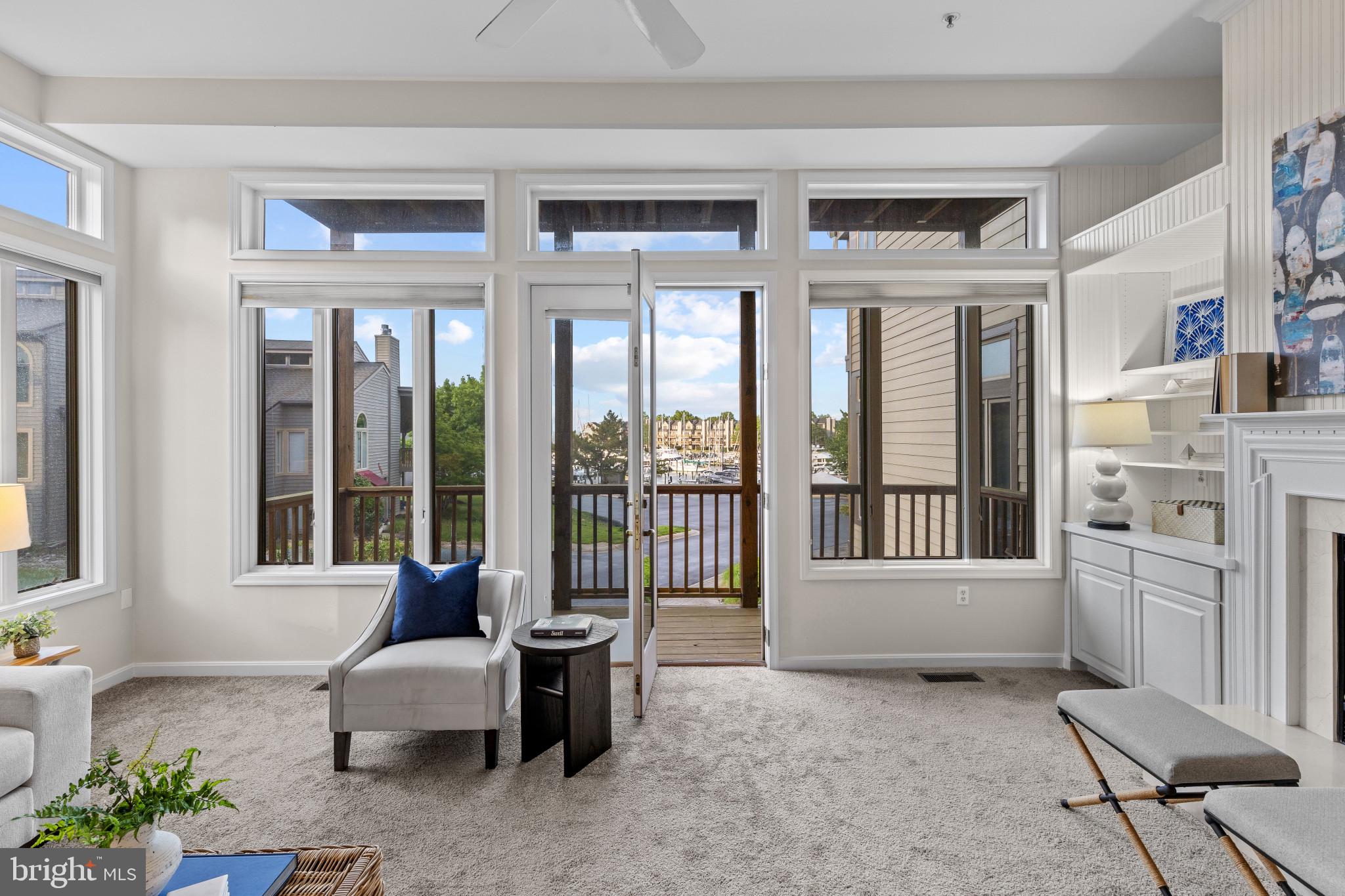 WATERFRONT LIFESTYLE IN CHESAPEAKE HARBOUR | 2002 DAKOTA PLACE 2A