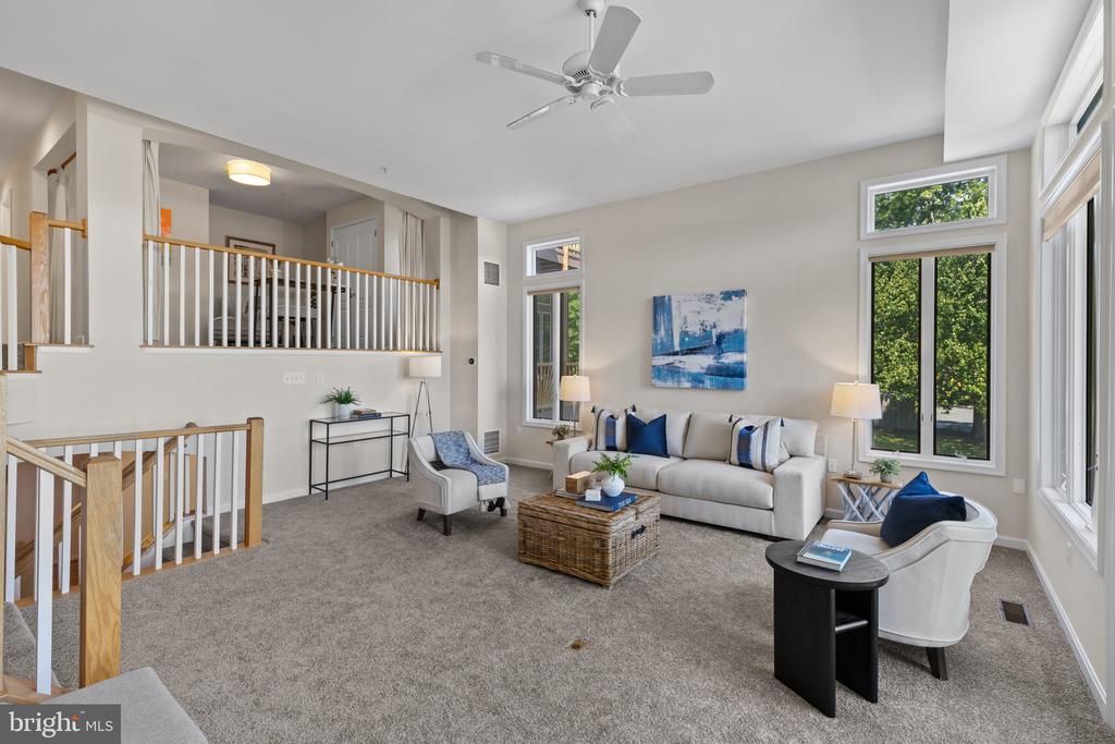 WATERFRONT LIFESTYLE IN CHESAPEAKE HARBOUR | 2002 DAKOTA PLACE 2A