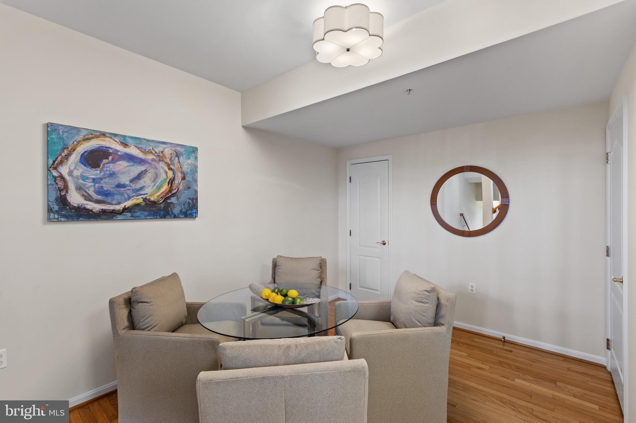 WATERFRONT LIFESTYLE IN CHESAPEAKE HARBOUR | 2002 DAKOTA PLACE 2A