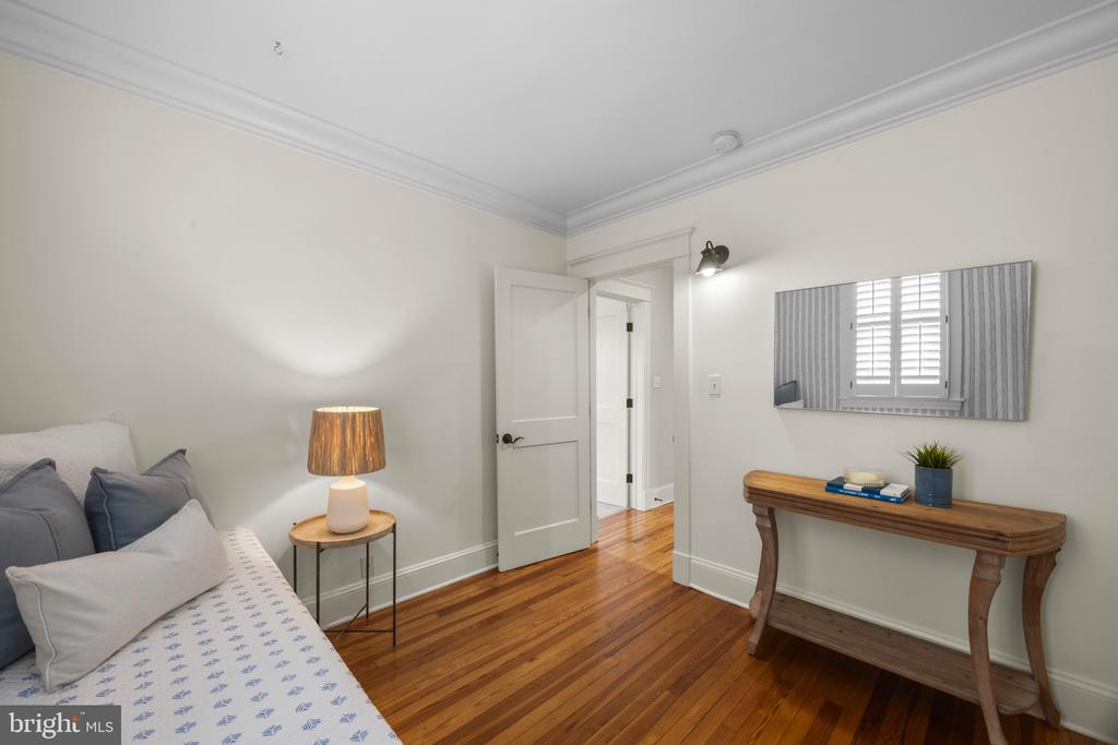 EASTPORT CHARACTER AND CHARM | 712 CHESAPEAKE AVENUE