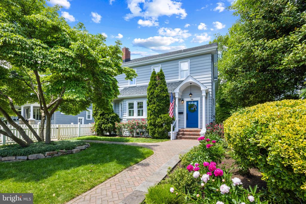 EASTPORT CHARACTER AND CHARM | 712 CHESAPEAKE AVENUE