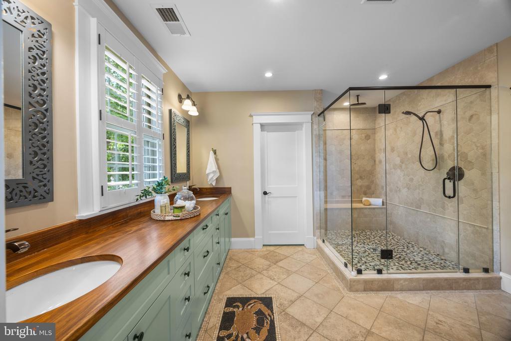 EASTPORT CHARACTER AND CHARM | 712 CHESAPEAKE AVENUE