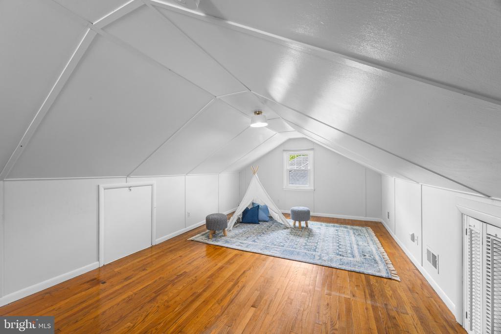 EASTPORT CHARACTER AND CHARM | 712 CHESAPEAKE AVENUE