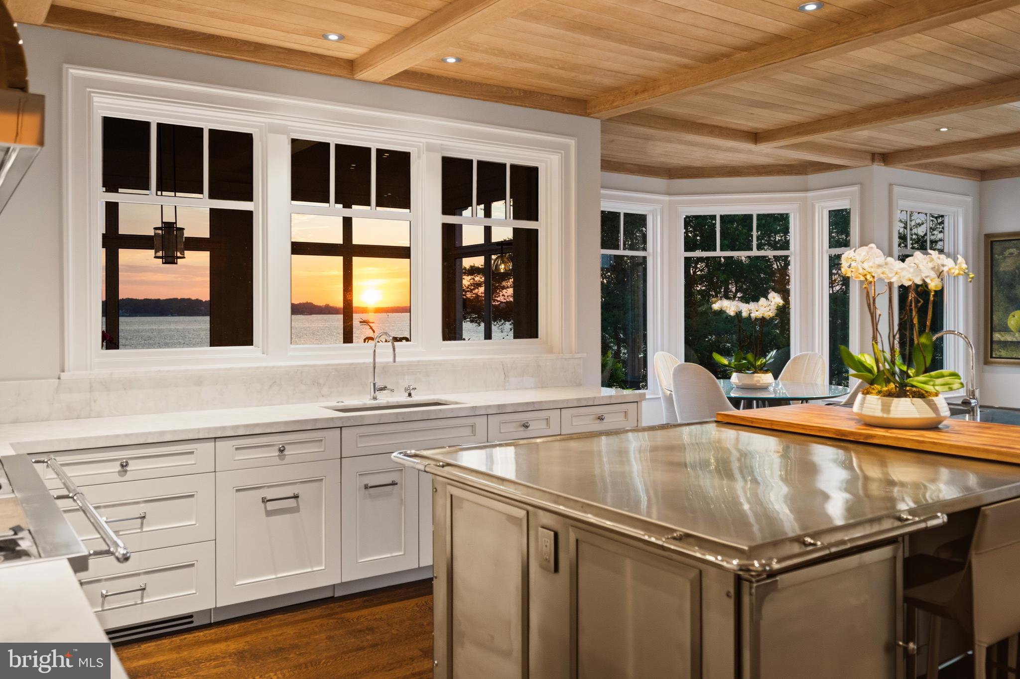 WATERFRONT LUXURY ON THE SOUTH RIVER | 3344 HARNESS CREEK ROAD