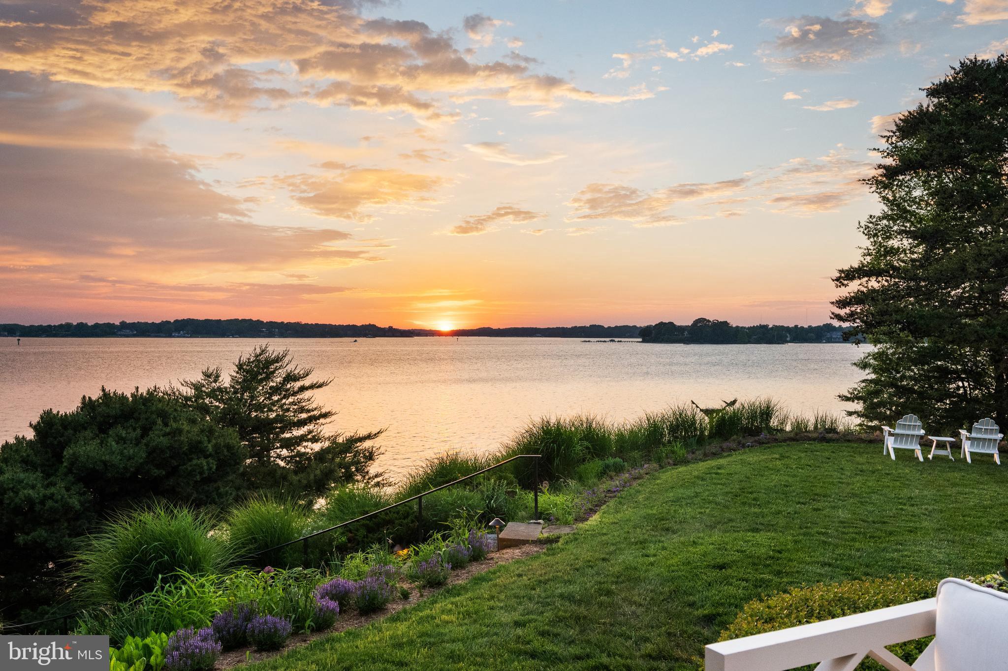 WATERFRONT LUXURY ON THE SOUTH RIVER | 3344 HARNESS CREEK ROAD
