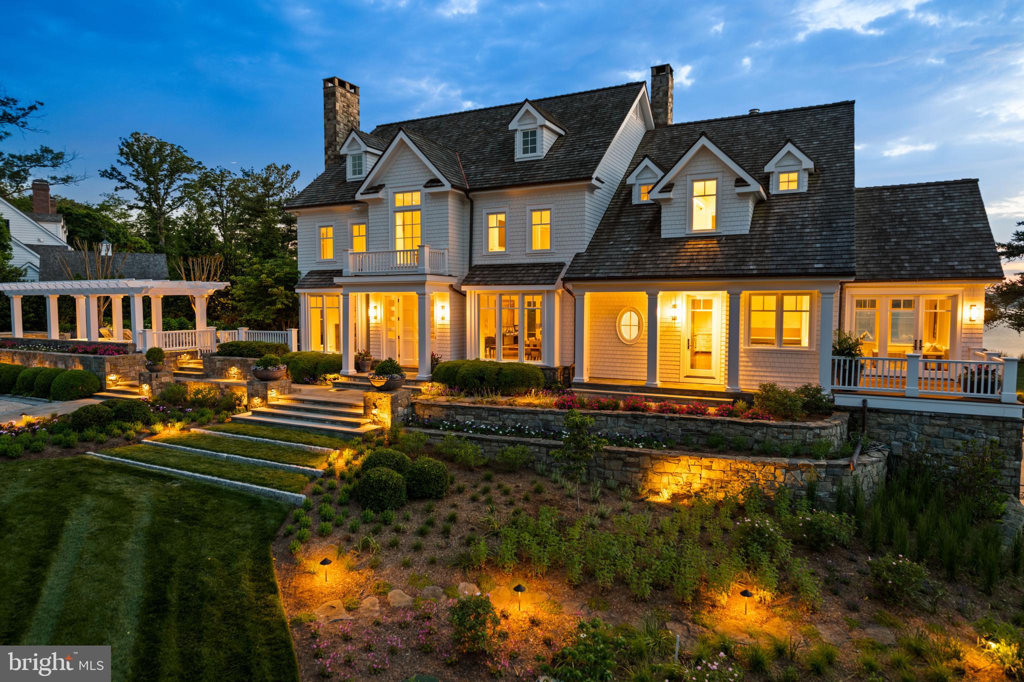 WATERFRONT LUXURY ON THE SOUTH RIVER | 3344 HARNESS CREEK ROAD