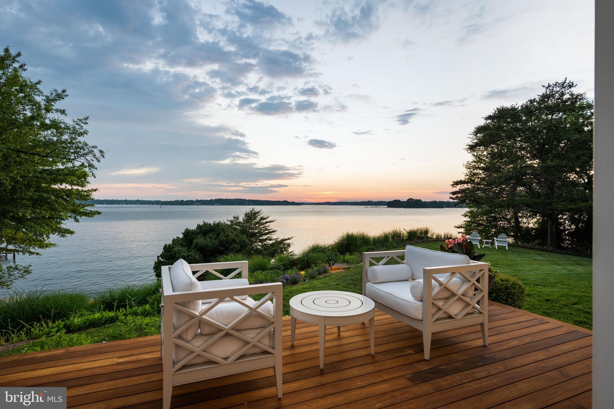 WATERFRONT LUXURY ON THE SOUTH RIVER | 3344 HARNESS CREEK ROAD