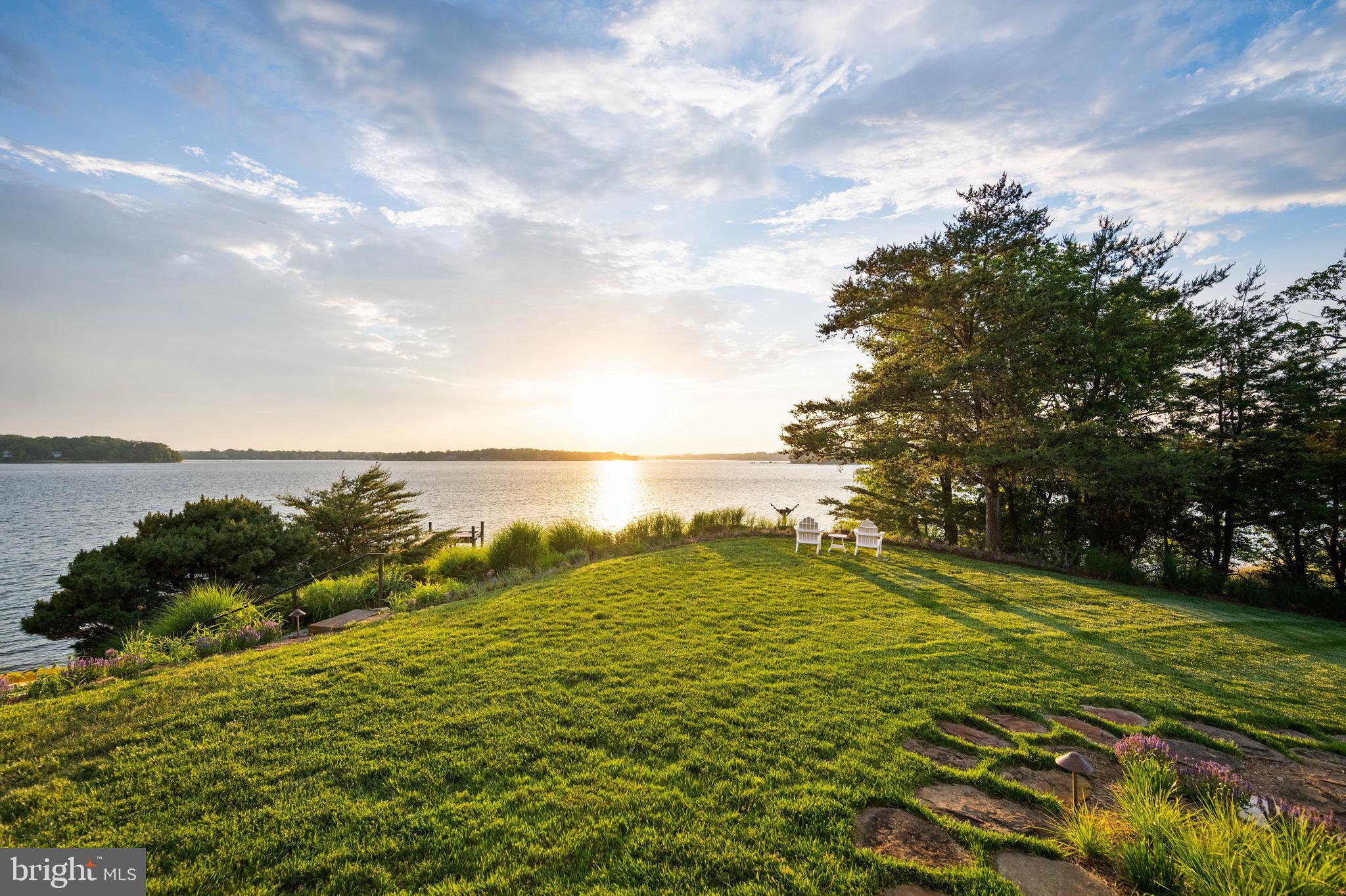 WATERFRONT LUXURY ON THE SOUTH RIVER | 3344 HARNESS CREEK ROAD