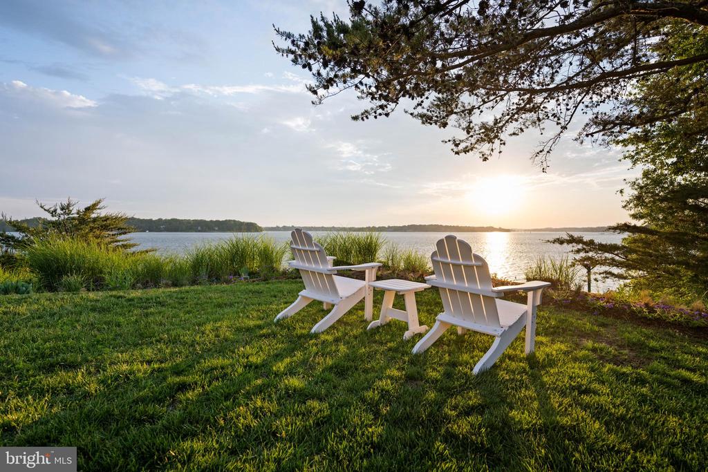 WATERFRONT LUXURY ON THE SOUTH RIVER | 3344 HARNESS CREEK ROAD