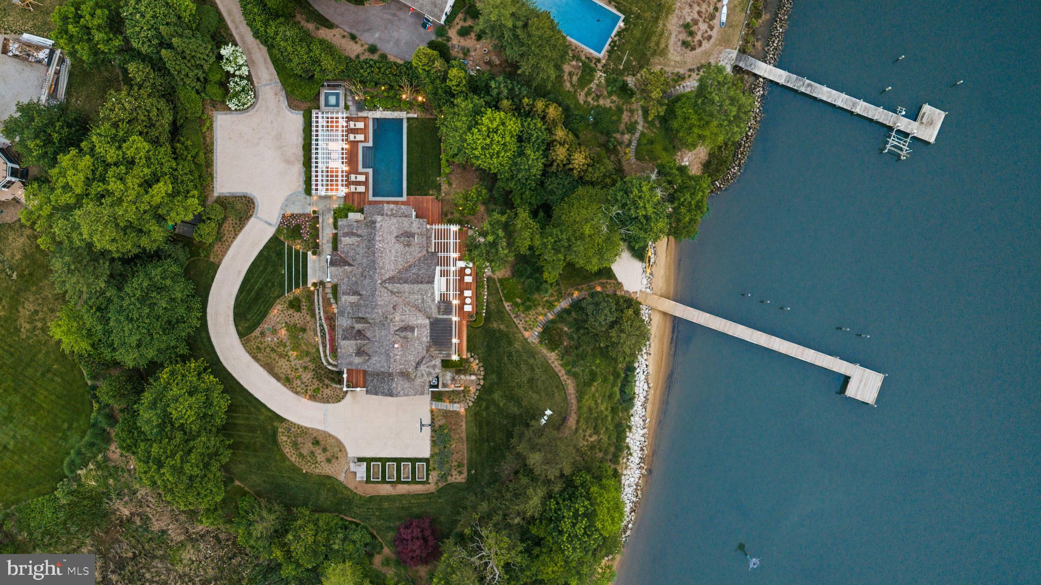 WATERFRONT LUXURY ON THE SOUTH RIVER | 3344 HARNESS CREEK ROAD