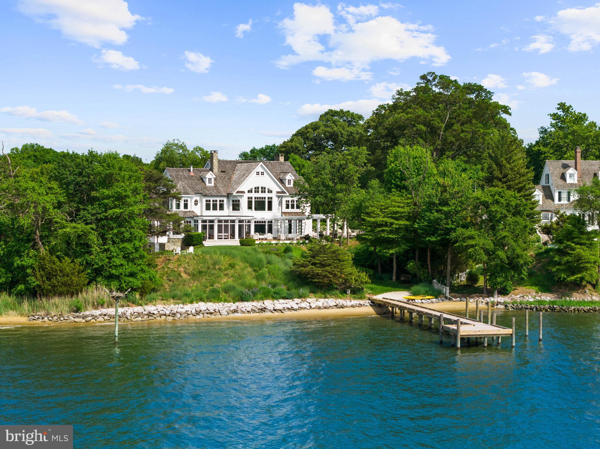 WATERFRONT LUXURY ON THE SOUTH RIVER | 3344 HARNESS CREEK ROAD