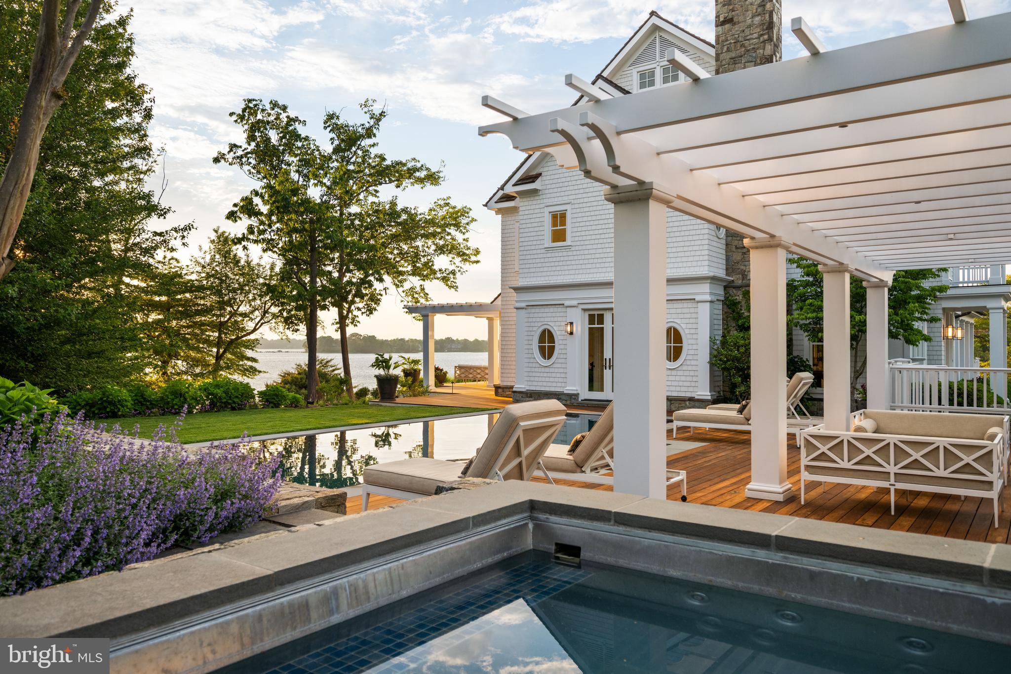 WATERFRONT LUXURY ON THE SOUTH RIVER | 3344 HARNESS CREEK ROAD