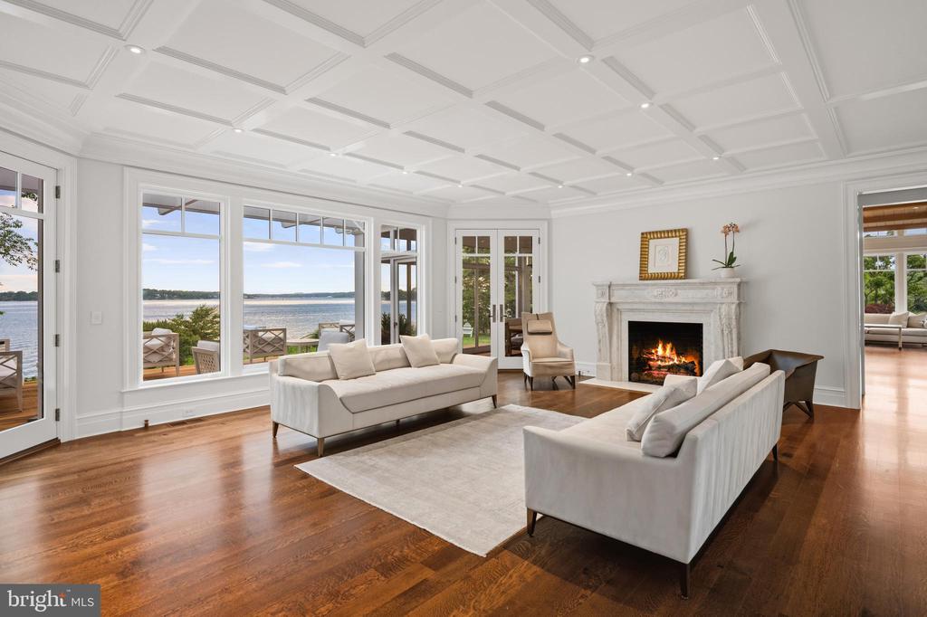 WATERFRONT LUXURY ON THE SOUTH RIVER | 3344 HARNESS CREEK ROAD
