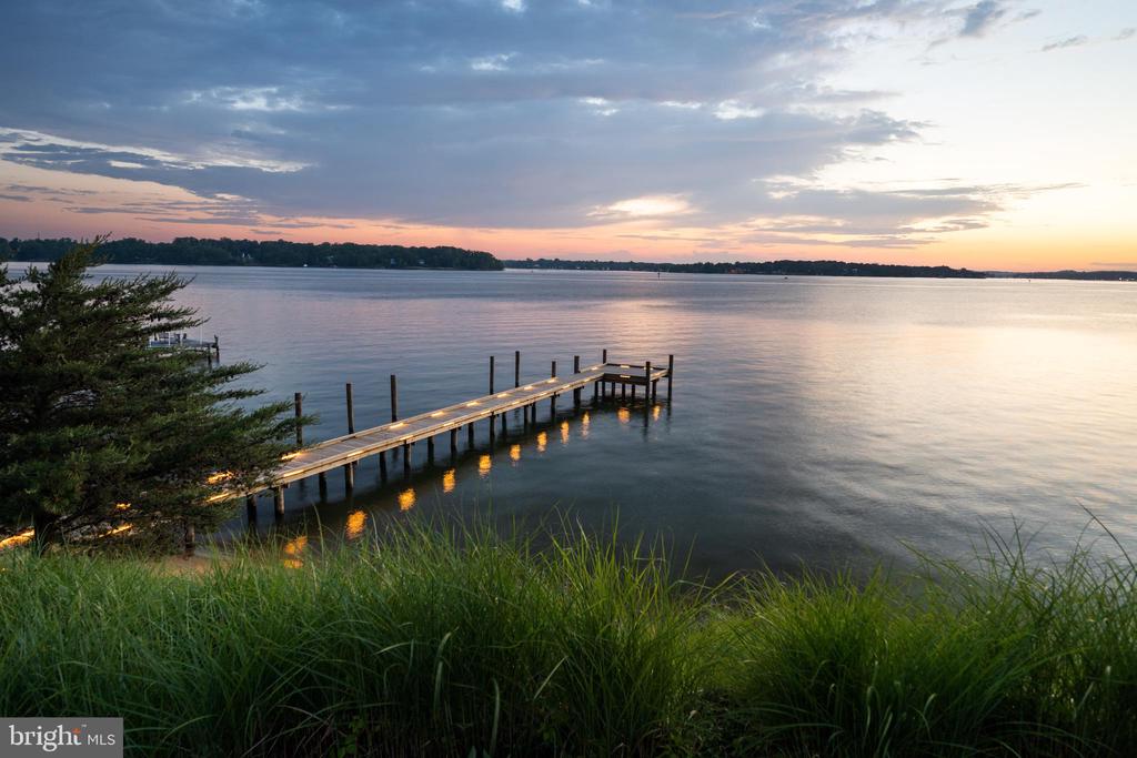 WATERFRONT LUXURY ON THE SOUTH RIVER | 3344 HARNESS CREEK ROAD