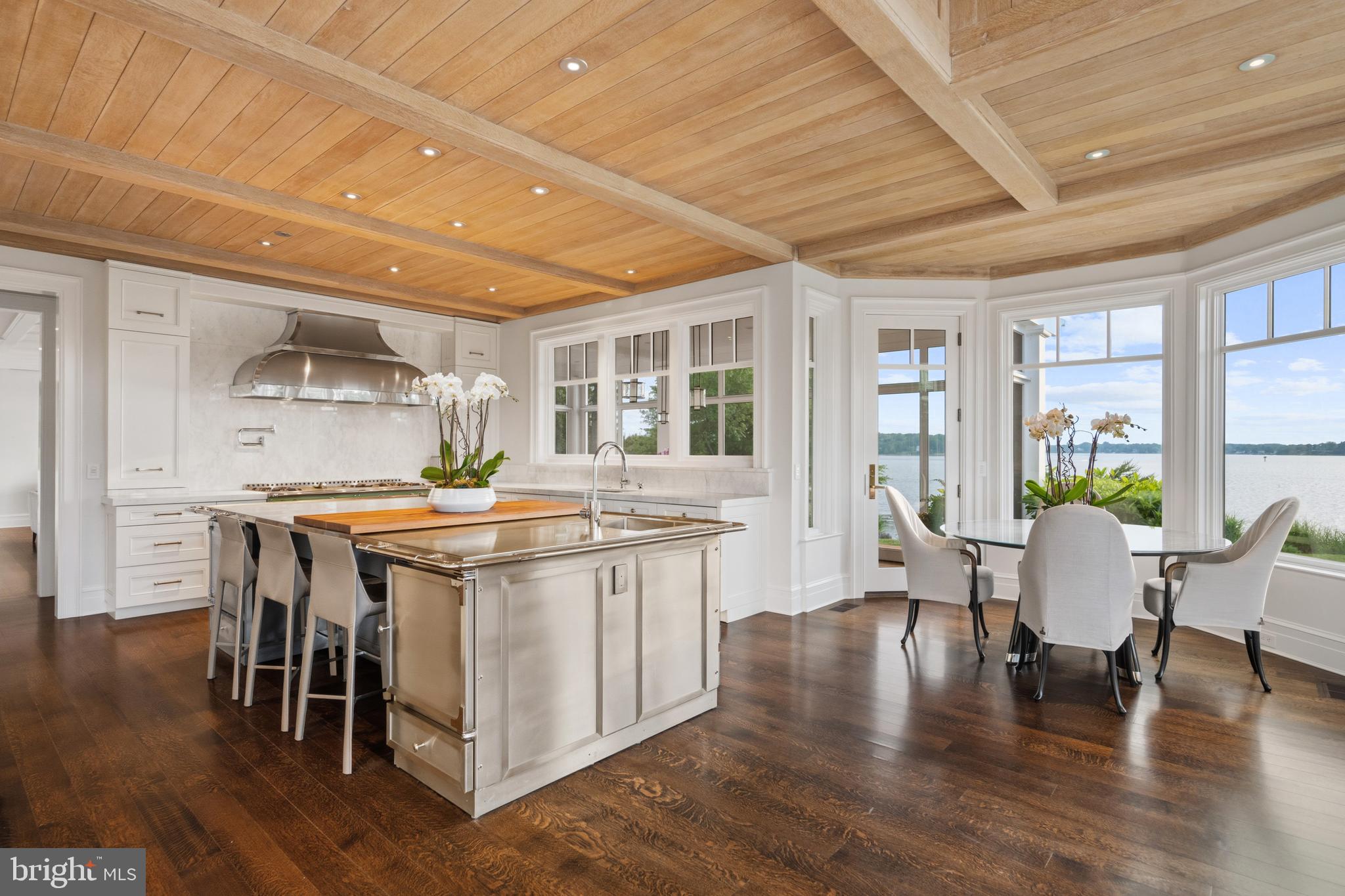 WATERFRONT LUXURY ON THE SOUTH RIVER | 3344 HARNESS CREEK ROAD