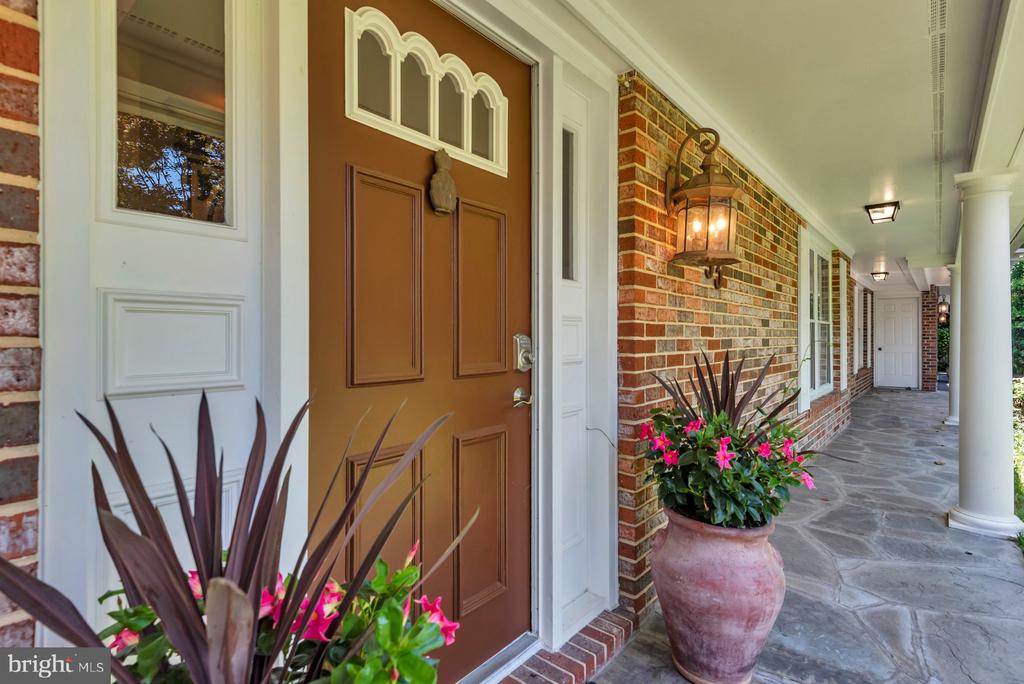 ULMSTEAD WATERFRONT | 893 MALLARD CIRCLE