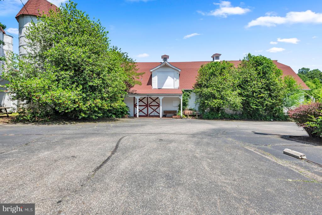 ULMSTEAD WATERFRONT | 893 MALLARD CIRCLE