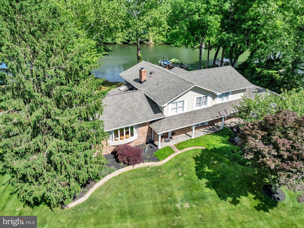 ULMSTEAD WATERFRONT | 893 MALLARD CIRCLE