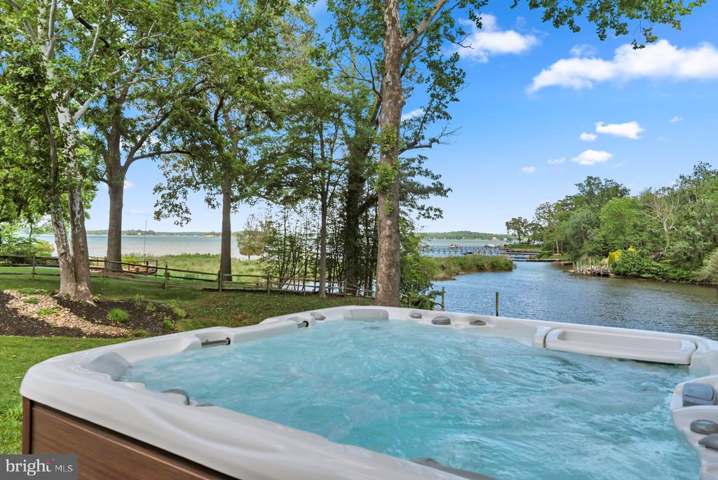 ULMSTEAD WATERFRONT | 893 MALLARD CIRCLE