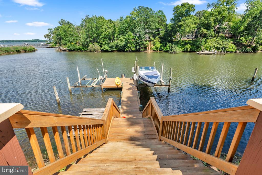 ULMSTEAD WATERFRONT | 893 MALLARD CIRCLE