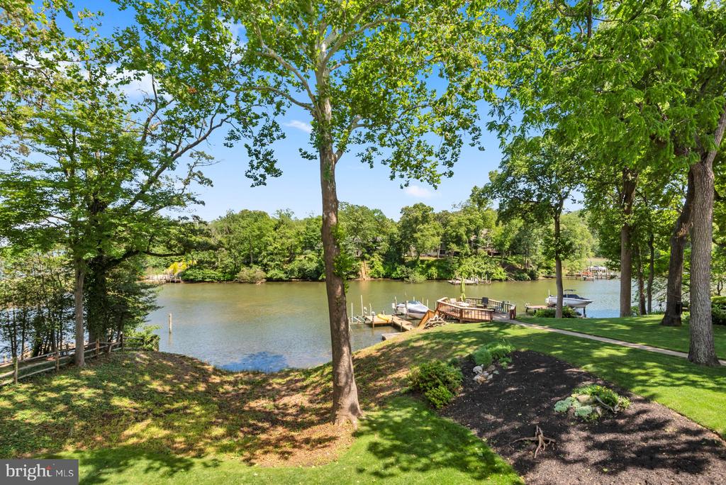 ULMSTEAD WATERFRONT | 893 MALLARD CIRCLE