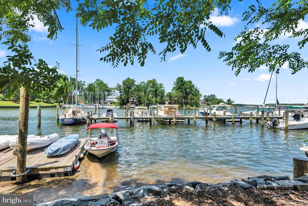 ULMSTEAD WATERFRONT | 893 MALLARD CIRCLE