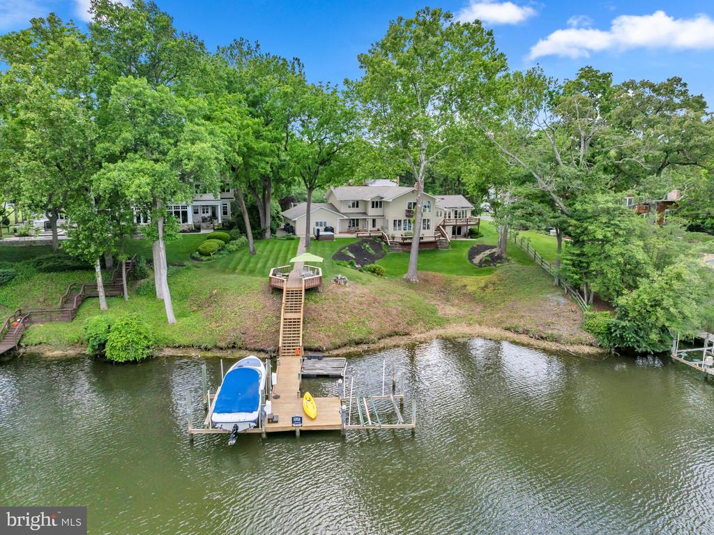 ULMSTEAD WATERFRONT | 893 MALLARD CIRCLE