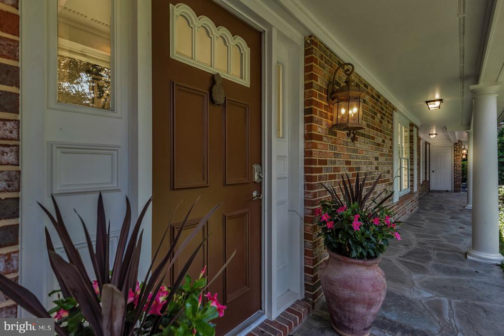 ULMSTEAD WATERFRONT | 893 MALLARD CIRCLE