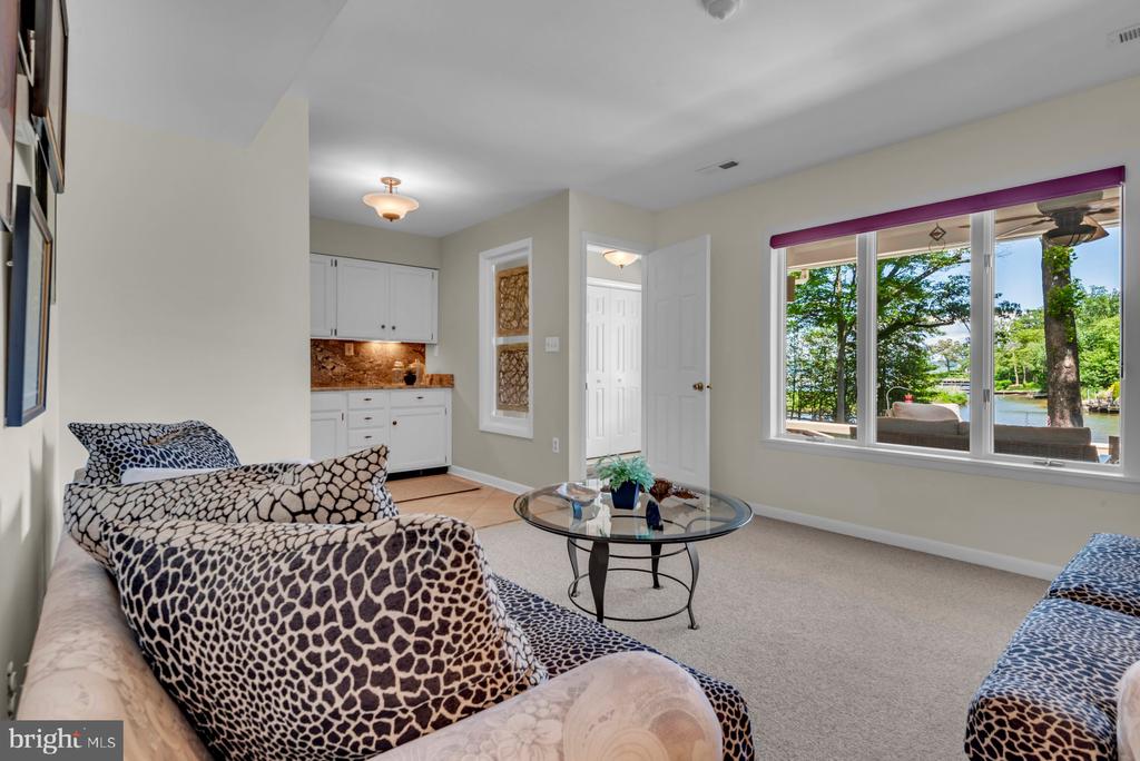 ULMSTEAD WATERFRONT | 893 MALLARD CIRCLE